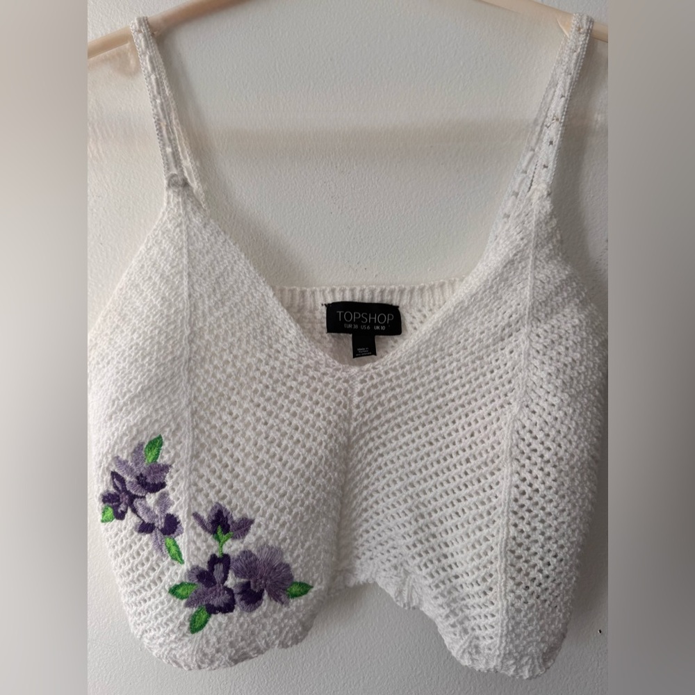 Topshop. NWOT. White Knit Women's Top with Purple Floral Design